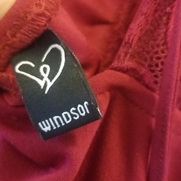 Long Sleeve Lace Burgundy Dress - Picture 4 of 4